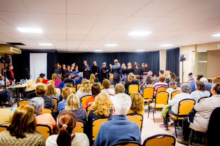 Noche de Teatro y Coro en Monte Cristo 