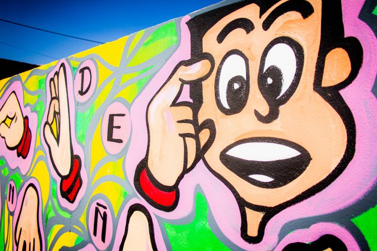 Mural Inclusivo Día Nacional de la Persona Sorda