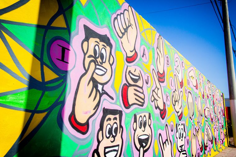 Mural Inclusivo Día Nacional de la Persona Sorda