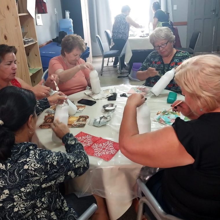 Taller de Arte en la Oficina de Adultos Mayores